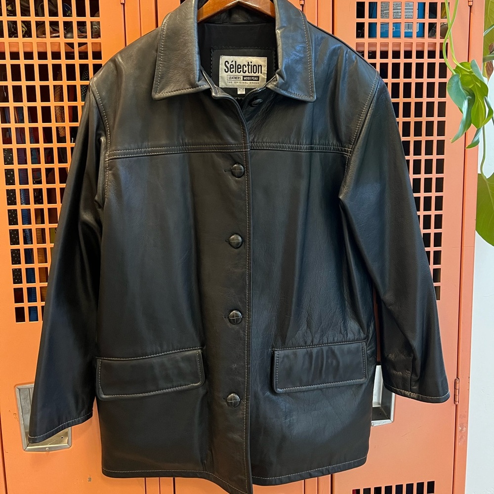 Selection Leathers Modd Peau Black leather coat. Size medium. Excellent cond.